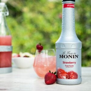 PUREE STRAWBERRY FRUIT 4/1LITER MONIN PE | Styled