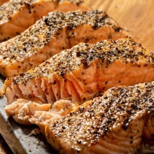 Coarse Black Pepper & Flake Salt House Blend Grilling Seasoning | Styled