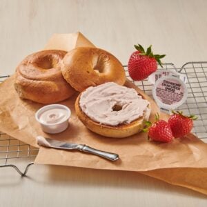 CHEESE CREAM STRAWB CUP 100-.75Z GCHC | Styled